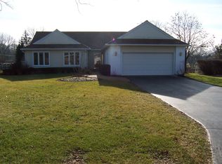 543 Fox Glove Ln, Barrington, IL 60010