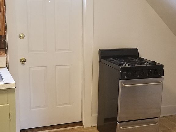 4th image of 43 Elinor Ave APT 4