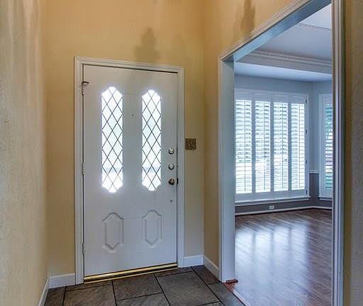 4th image of 2563 Honeysuckle Dr