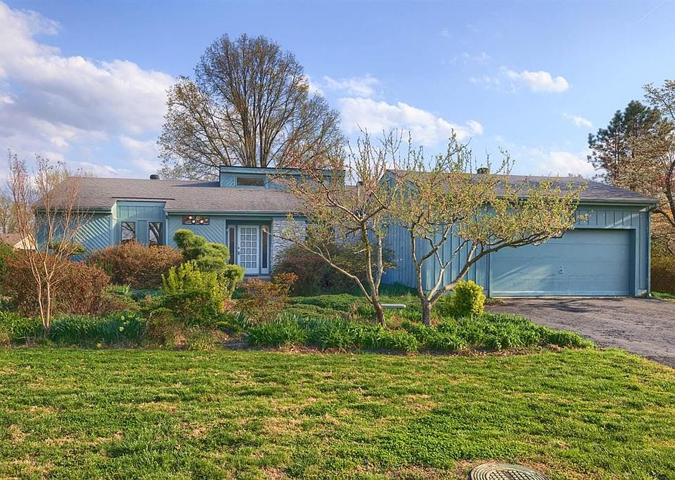 1st image of 1515 Riverview Dr