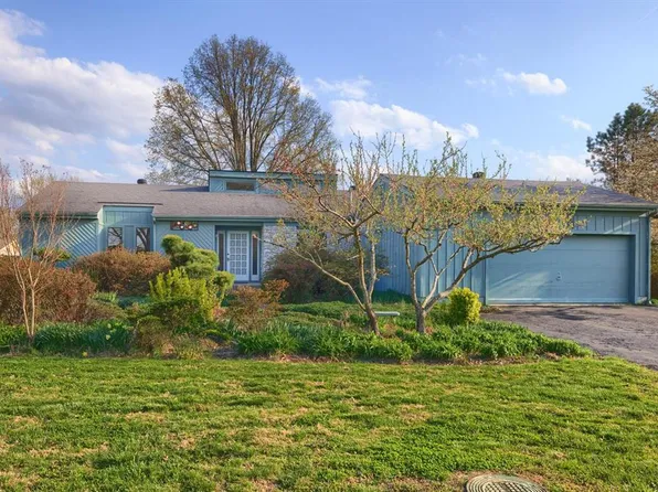 1515 Riverview Dr, Lewisport, KY 42351