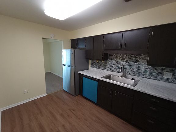 3rd image of 22641 Pleasant Dr APT 5