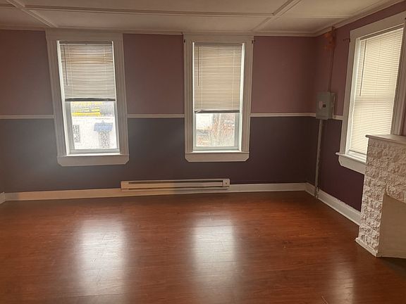 3rd image of 292 North St Unit 1