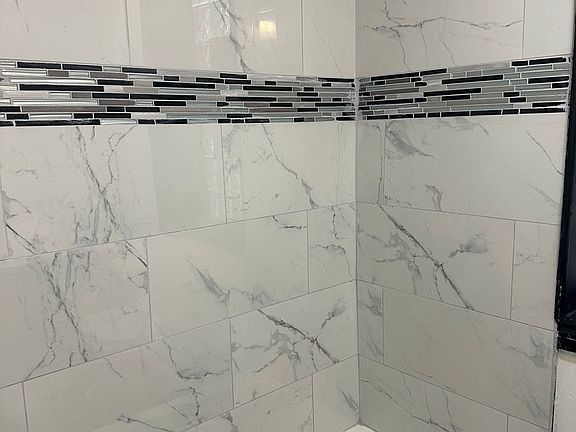4th image of 8040 S Langley Ave #3