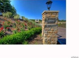 39500 Tudor Dr, Willoughby, OH 44094