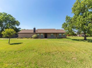 1106 Oak Creek Rd, Red Oak, TX 75154