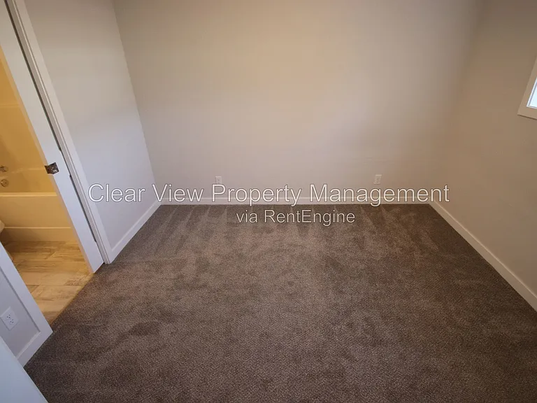 994 41st Ave N #LOWER LEVEL — Photo 9