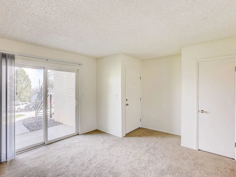 Union Square Apartments — Photo 9
