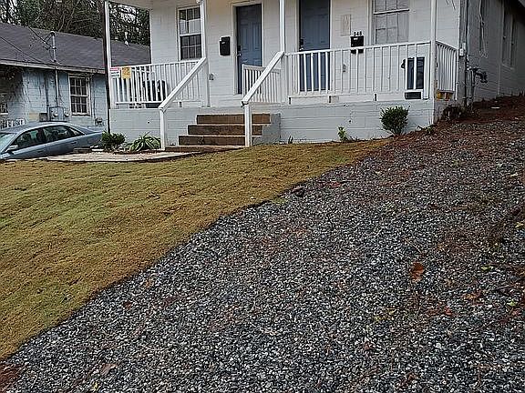 3rd image of 346 Astor St