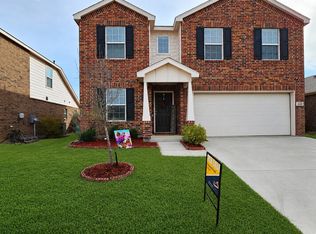 1045 Knightly Ln, Haslet, TX 76052
