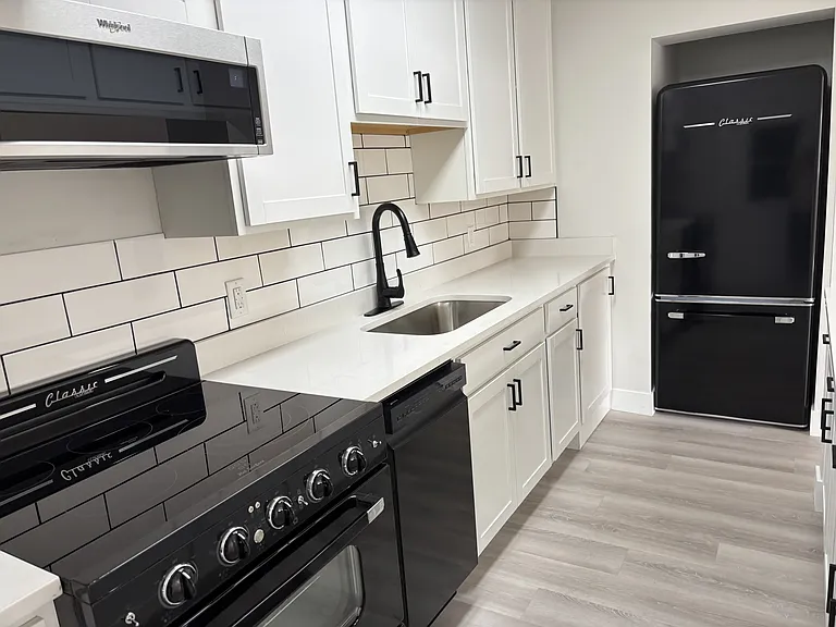 321 Johnson Ave — Photo 17