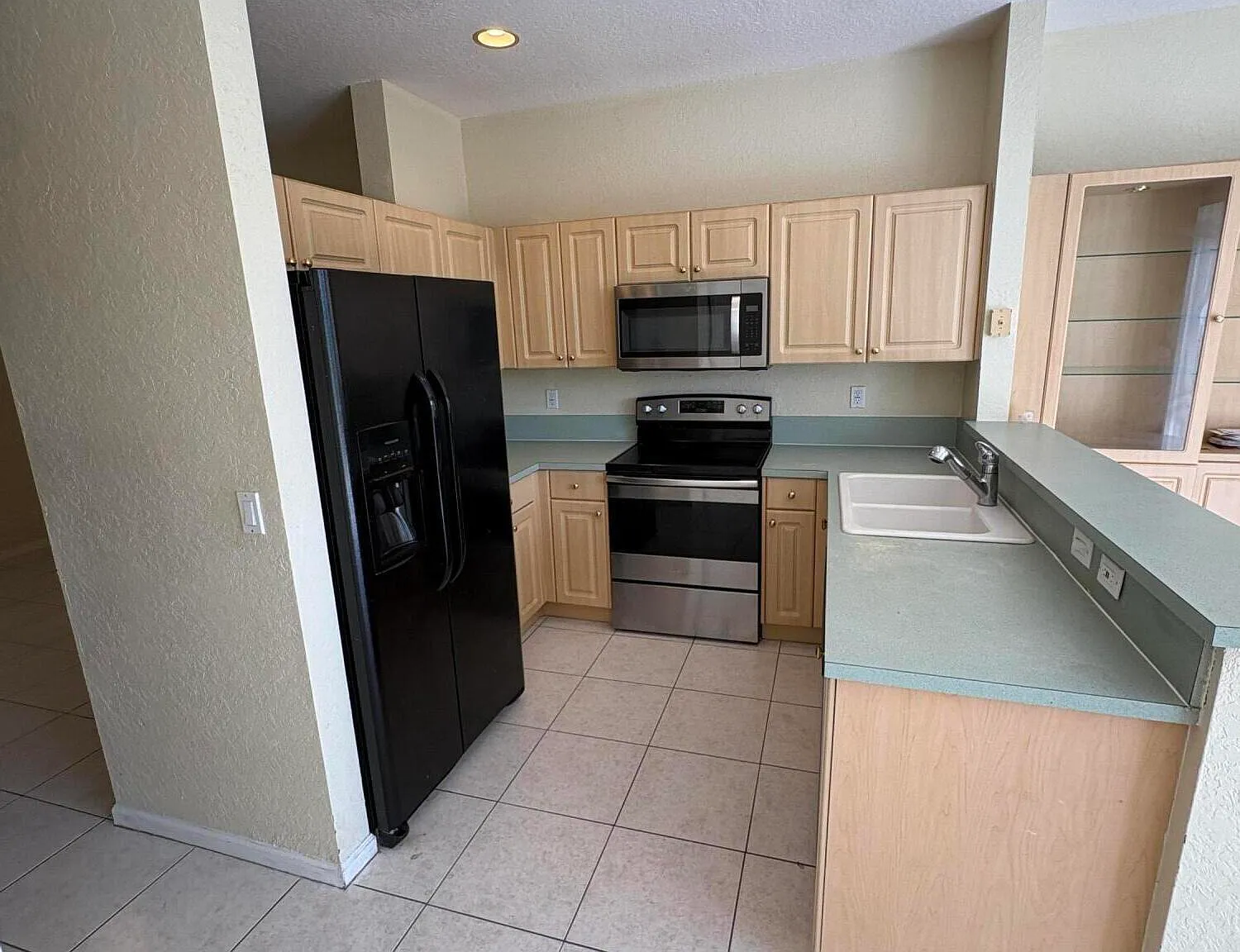 3 bed, 2.5 bath, 1536 sqft, $2,750 — Photo 2
