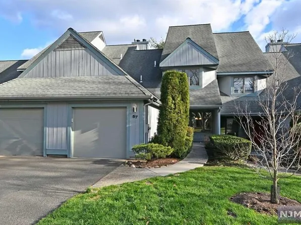 57 White Beeches Dr, Township Of Washington, NJ 07676