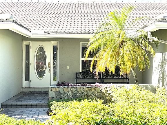 3rd image of 2665 NW 41st St