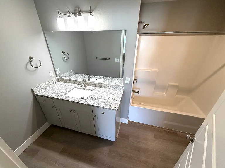 642 Ptarmigan Ln — Photo 5