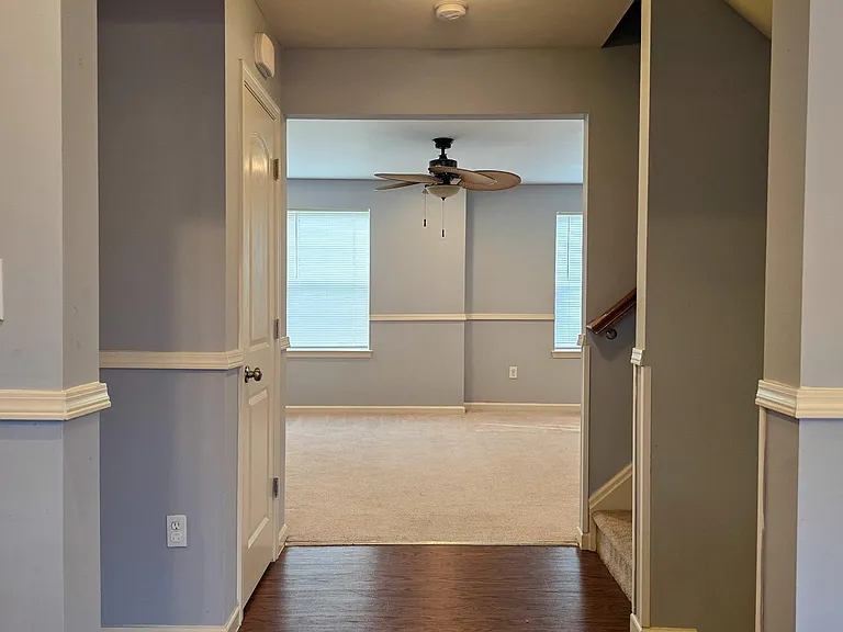 6419 Creekbend Dr — Photo 10