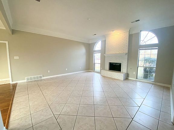 2nd image of 5561 Patsy Cir W