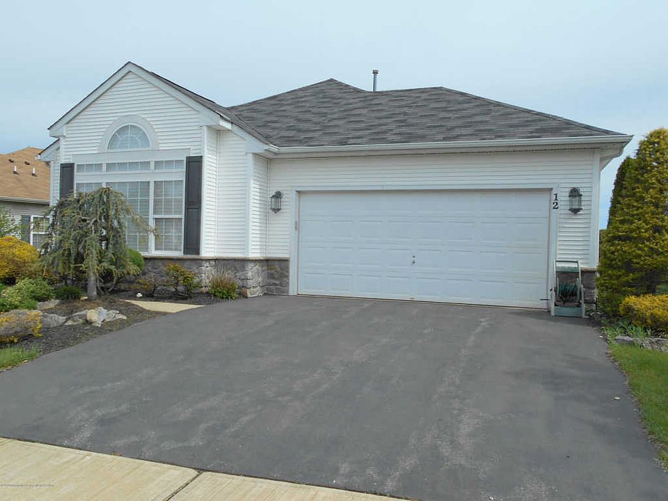 1st image of 12 Margaux Dr