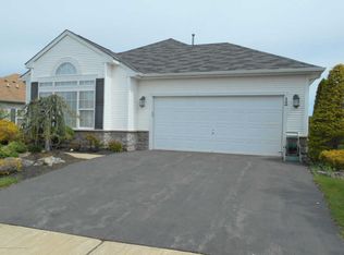 12 Margaux Dr, Manchester, NJ 08759
