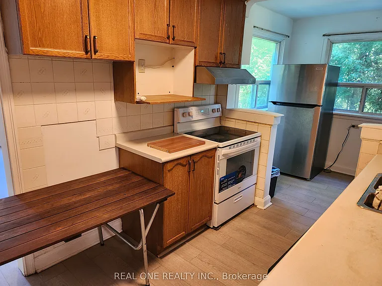 22 Pleasant View Dr — Photo 2