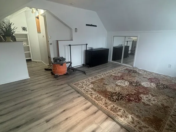 (undisclosed Address), Levittown, NY 11756
