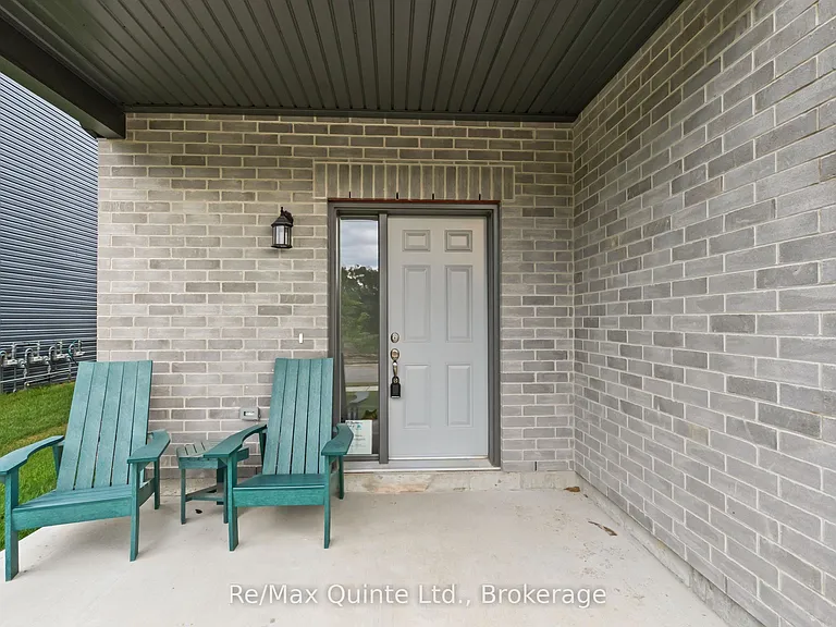 107 Buchanan Ave — Photo 4