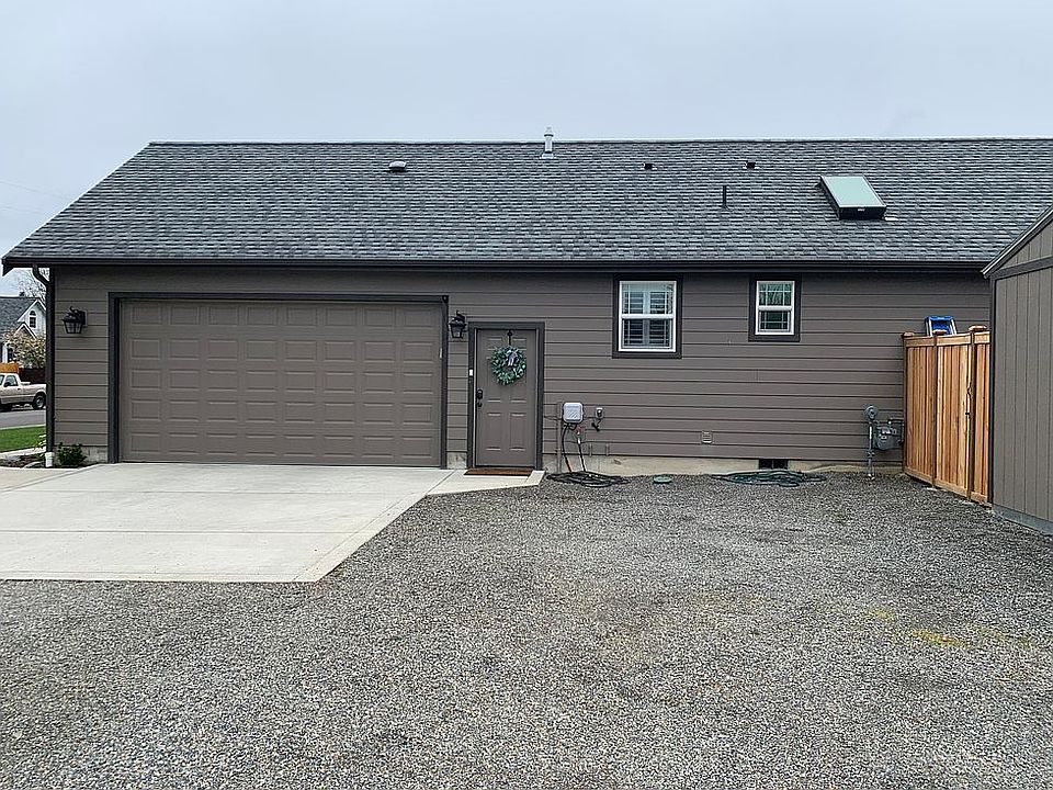 1st image of 2626 18th Ave NE