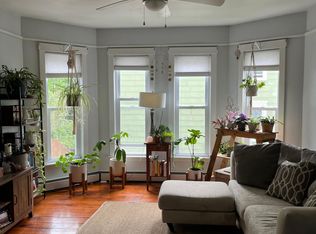 28 Arlington St #1, Amesbury, MA 01913