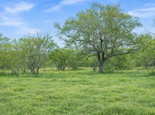 6 County Road 171, Nixon, TX 78140