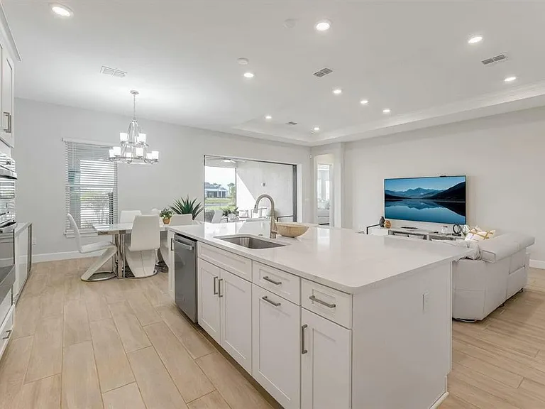 9796 SW Santini Rd — Photo 3