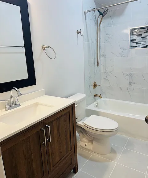 Full Bathroom