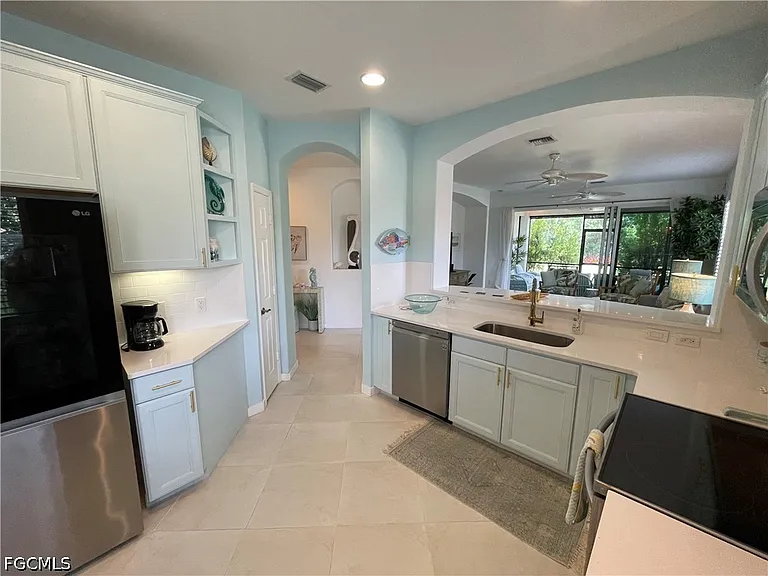 10640 Camarelle Cir — Photo 25
