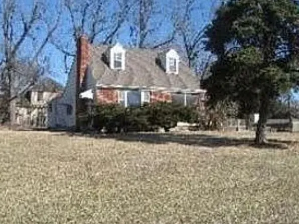 9120 W 103rd St, Overland Park, KS 66212
