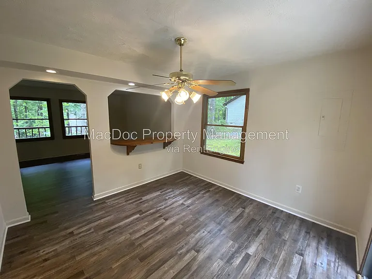 8302 Delegate Dr — Photo 10
