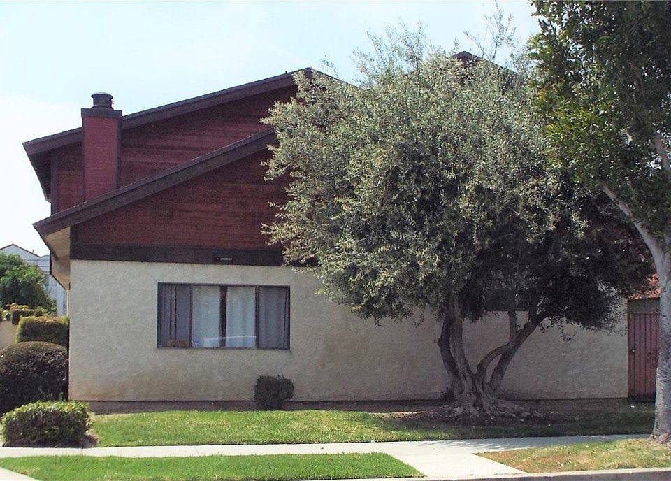 1st image of 11433 Oxford Ave