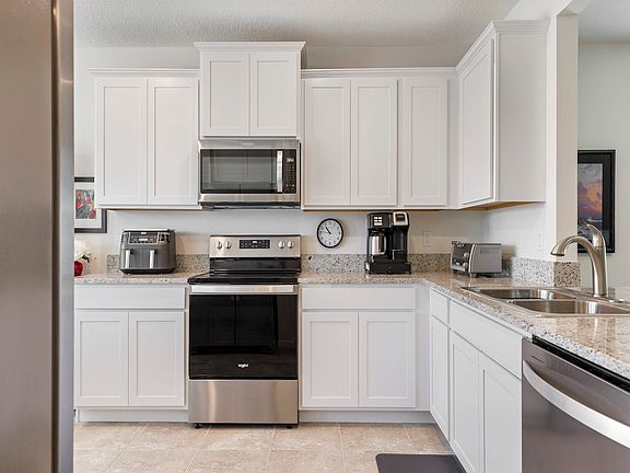 3rd image of 6715 Canterbridge Dr