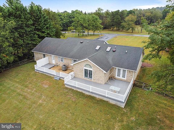 3rd image of 350 Ashton Dr