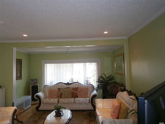 5th image of 8922 218th St