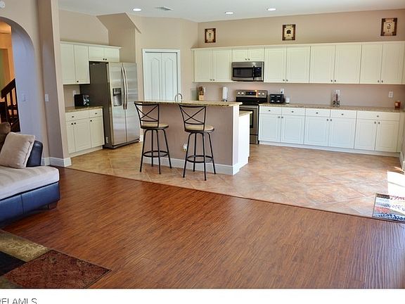3rd image of 20601 Silver Palm Dr