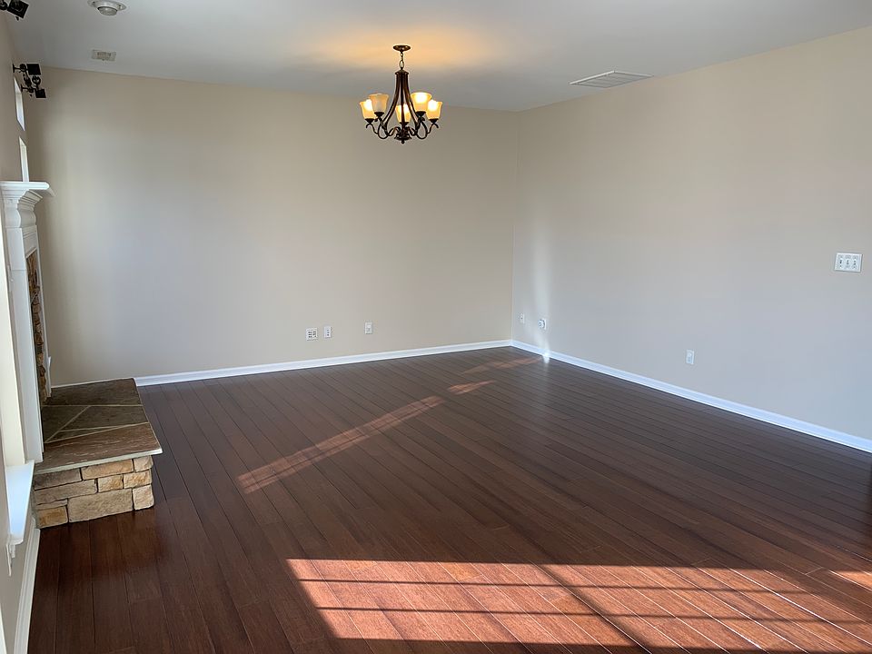 1st image of 131 S Arcadian Way