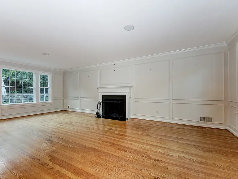 4509 Tournay Rd — Photo 5