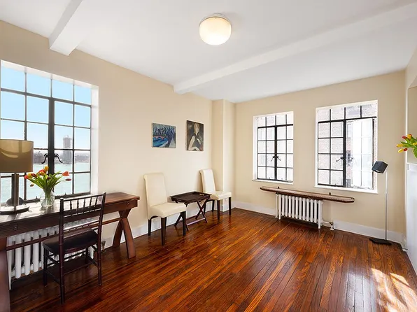 25 Tudor City Pl APT 923, New York, NY 10017