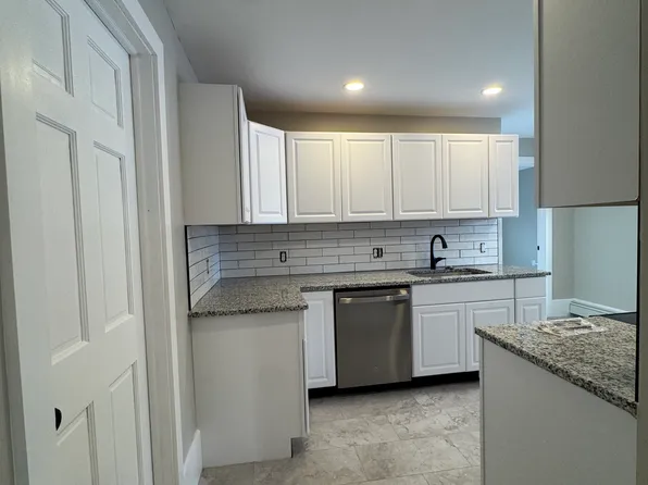 347 Pakachoag St #2, Auburn, MA 01501