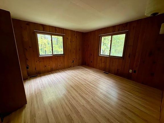 4th image of 24507 430th St