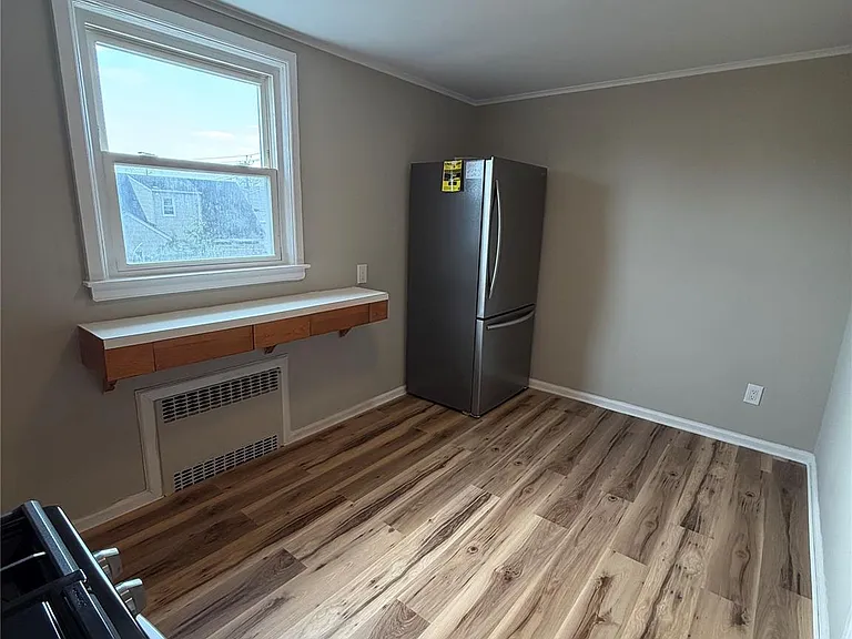 61 Hollywood Ave — Photo 3