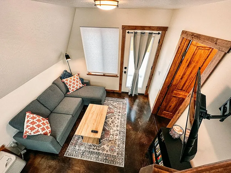 518 Iowa Ave #2 — Photo 8