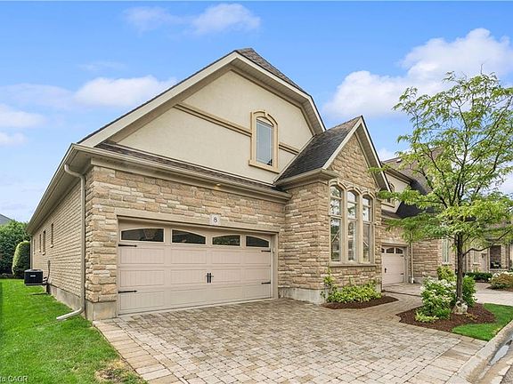 4th image of 19 Simmonds Dr #8