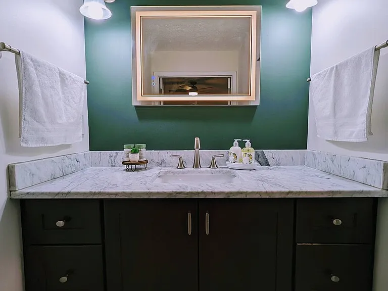 Colony Dr — Photo 14