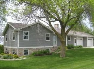 2545 Bay Settlement Rd, Green Bay, WI 54311
