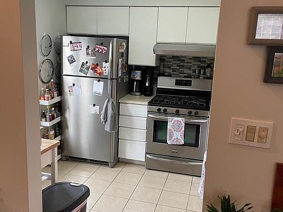 3rd image of 1002B Harwood Ct #B